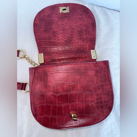 New Bebe Michelle Mini Saddle Red Croc-Embossed Chain Shoulder Bag-New With Tags - Picture 10 of 16